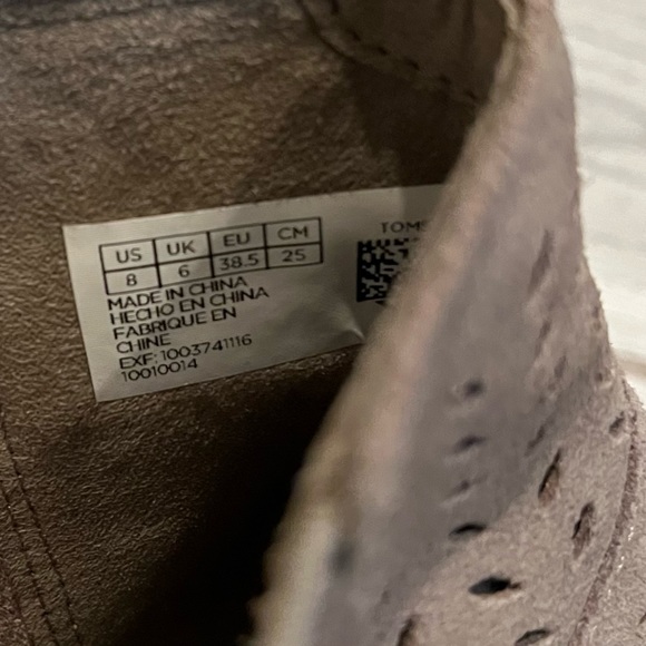 TOMS Majorca Perforated Suede Bootie, Sz 8 - Picture 14 of 14